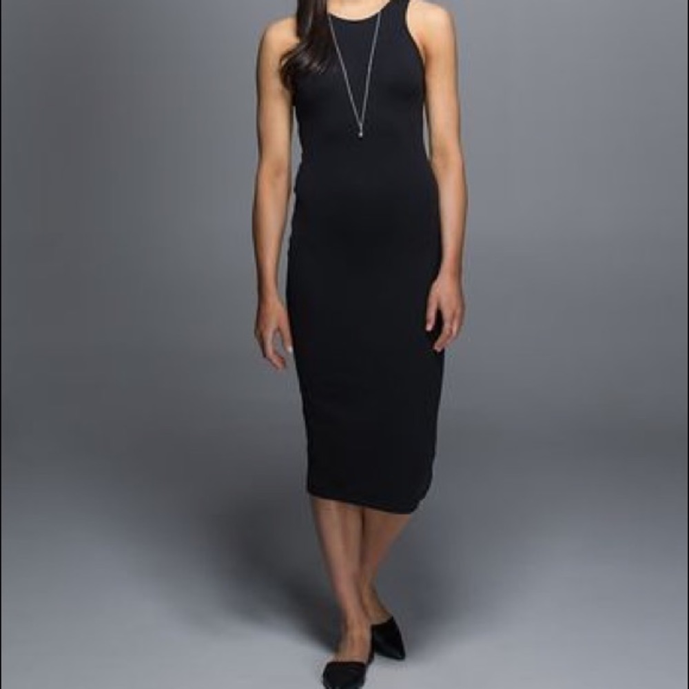 Lululemon Noir Black dress-size 6